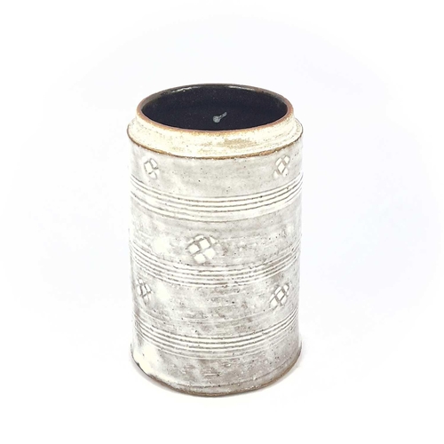 463 - William 'Bill' MARSHALL (1923-2007) Cylindrical Pot Impressed makers mark Height: 17cm Diameter: 11c... 