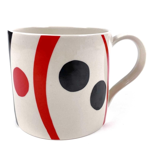 466 - Terry FROST (1915-2003) Black and Red Mug Facsimile signature to base Height: 10cm Diameter: 11cm