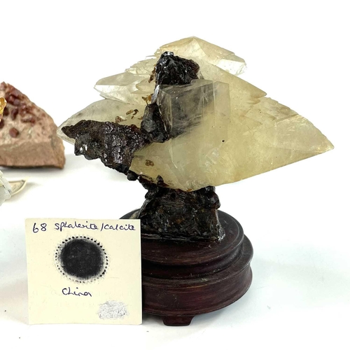 255 - A group of four exceptional mineral specimens. Including Sphaterite/Calcite from China, Vanadinite f... 