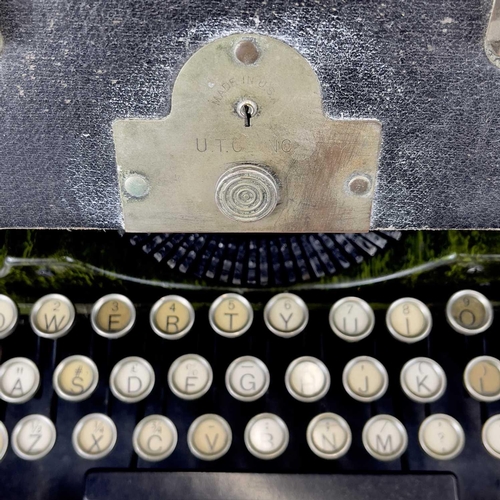 290 - An Underwood Standard Portable Typewriter with green marble decoration circa 1920s. In original case... 