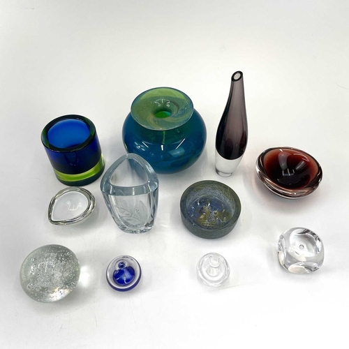 543 - Art and studio glassware, mainly mid-century. Including a Tapio Wirkkala 'fish bladder' vase, a Kost... 