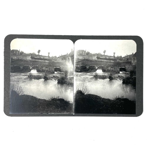 92 - A collection of various stereoscope cards. Including views of West Cornwall, colour tinted cards and... 