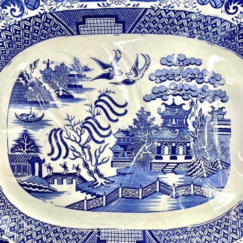 40 - A Spode Union Wreath pattern blue and white printed meat plate. Circa 1830, printed and impressed ma... 