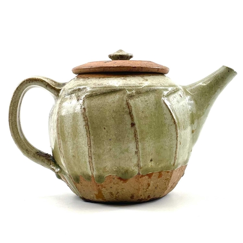 501 - Richard BATTERHAM (1936-2021) Cut-sided teapot Stoneware, 14cm.There is a glued replair to the lid, ... 