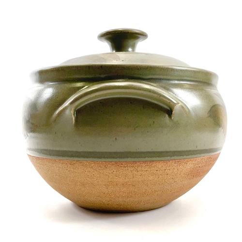 502 - Ray FINCH (1914-2012) Large lidded casserole dish Stoneware with Winchcombe Ray Finch mark to base, ... 