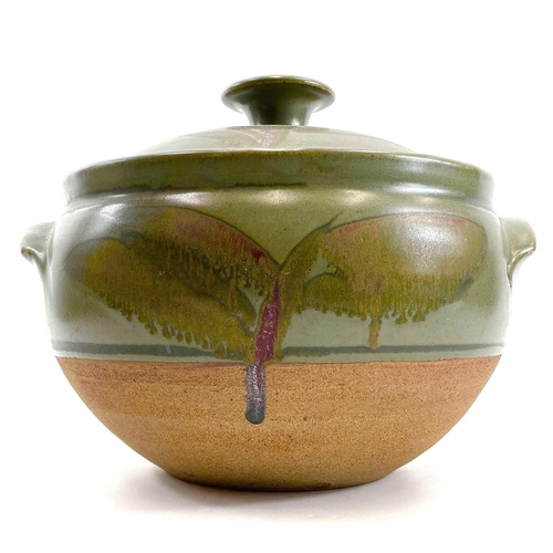 502 - Ray FINCH (1914-2012) Large lidded casserole dish Stoneware with Winchcombe Ray Finch mark to base, ... 