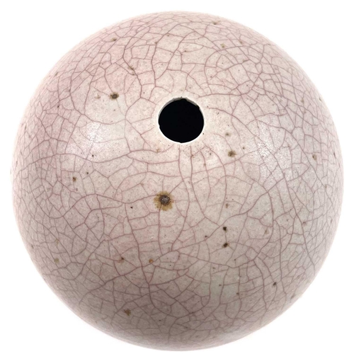 517 - David LEACH (1911-2005) Crackle ovoid vase Porcelain with rose crackle glaze, impressed persobal sea... 