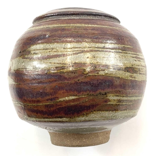 519 - Jason WASON (1946) Globular vessel Stoneware, impressed personal and Leach Pottery seals to base, 10... 