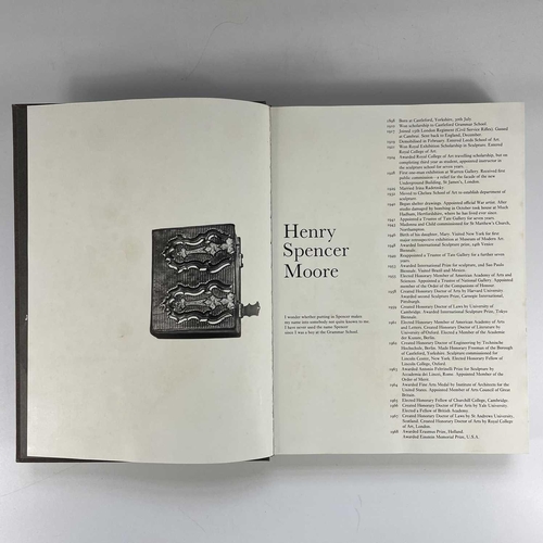 333 - Thirteen works on sculpting and art. 'Henry Moore,' photographs by John Hedgecoe, first edition, ori... 