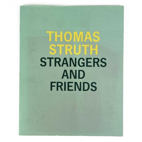 386 - PHOTOGRAPHY INTEREST THOMAS STRUTH Strangers and Friends. Photographs 1986-1992. Orig wps, colour an... 