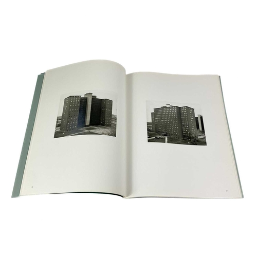 386 - PHOTOGRAPHY INTEREST THOMAS STRUTH Strangers and Friends. Photographs 1986-1992. Orig wps, colour an... 