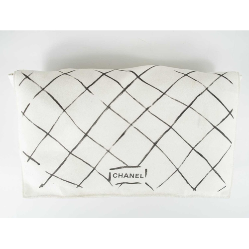 327 - A Chanel gold woven raffia 'Cruise Collection' medium classic double flap bag. Circa 2012-13, with g... 