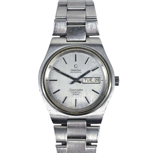 85A - An Omega Seamaster Cosmic 2000 automatic stainless steel gentleman's bracelet wristwatch. The 28mm s... 