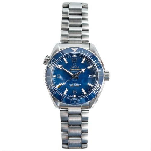 104 - An Omega Seamaster Professional Planet Ocean co-axial chronometer gentleman's bracelet wristwatch. R... 