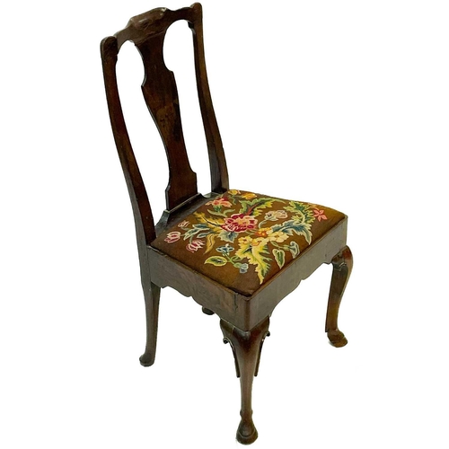 181 - A good George I oak side chair. With vase shape splat back, floral and foliate embroidered drop-in s... 