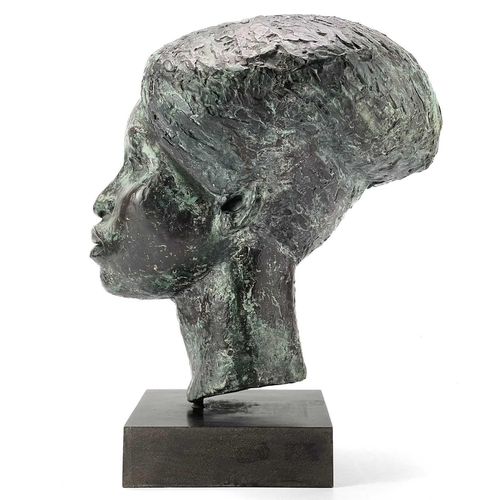 159 - Paul MOUNT (1922-2009) Head Bronzed resin Signed Height 35cm This sculpture is in very good conditio... 