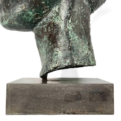 159 - Paul MOUNT (1922-2009) Head Bronzed resin Signed Height 35cm This sculpture is in very good conditio... 