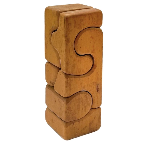 477 - Brian WILLSHER (1930-2010) Untitled Wooden sculpture, height 20cm