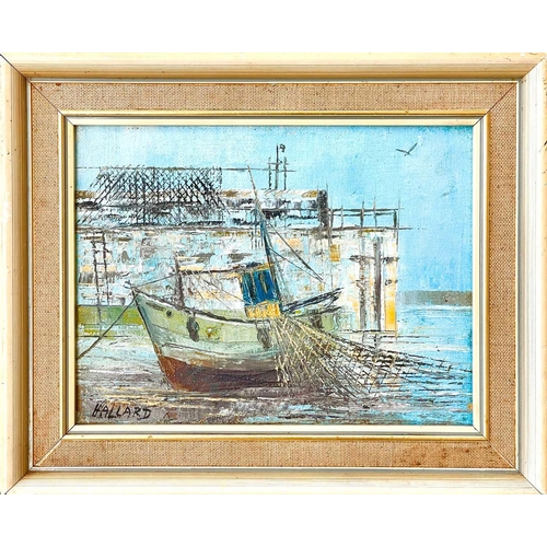 489 - Nigel HALLARD (1936-2020) Fishing Boat, Mousehole  Oil on board Signed 15 x 20cm