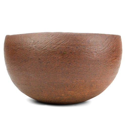 553 - Janet LEACH (1918-1997) Bowl  A large and impressive stoneware bowl with a tenmoku glazed interior I... 