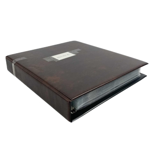 125 - A collection of Chinese and Hong Kong postcards, early 20th century. Two hundred and fifty postcards... 