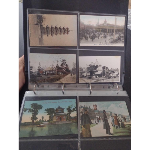 125 - A collection of Chinese and Hong Kong postcards, early 20th century. Two hundred and fifty postcards... 