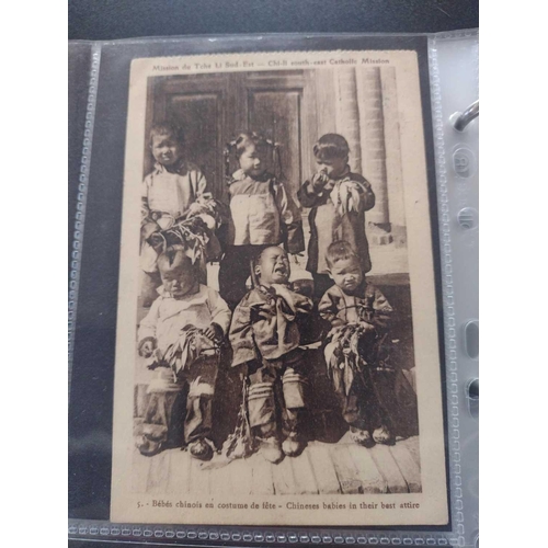 125 - A collection of Chinese and Hong Kong postcards, early 20th century. Two hundred and fifty postcards... 