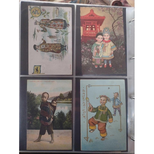 125 - A collection of Chinese and Hong Kong postcards, early 20th century. Two hundred and fifty postcards... 