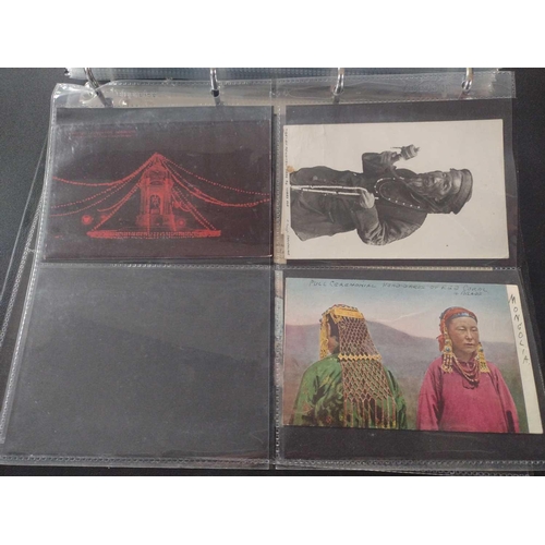 125 - A collection of Chinese and Hong Kong postcards, early 20th century. Two hundred and fifty postcards... 