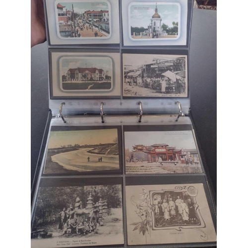 125 - A collection of Chinese and Hong Kong postcards, early 20th century. Two hundred and fifty postcards... 