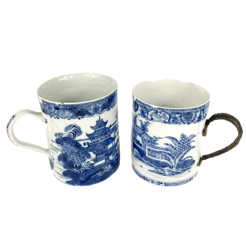 56 - Two Chinese export blue and white porcelain tankards, Qianlong period. Height 14cm, diameter 11.5cm ... 
