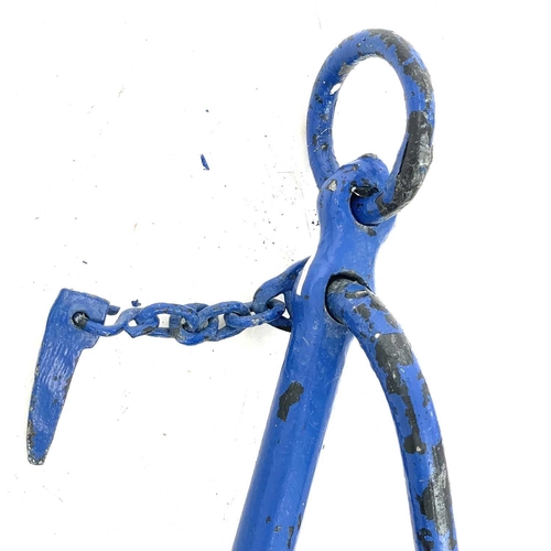 127 - Two painted cast iron anchors. Total length 128cm.