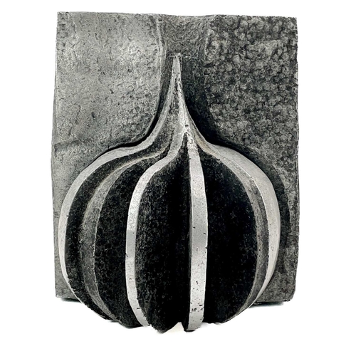 265 - Jonathan CLARKE (1961). A two-part sectional sand cast aluminium sculpture of allium form, initialle... 