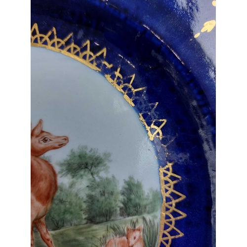 437 - A very rare polychrome Worcester dessert plate. Circa 1770, painted by Jefferyes Hammett O'Neale wit... 