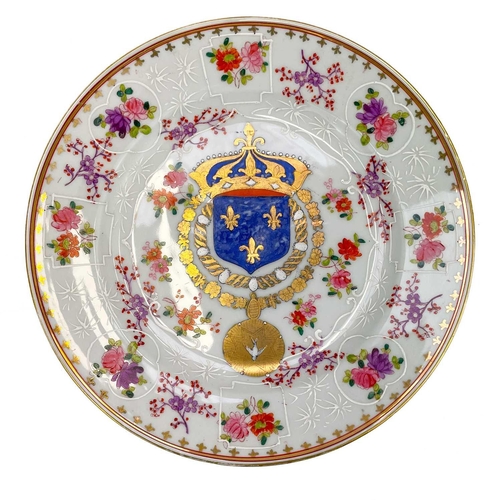 446 - A Samson porcelain armorial plate. In the Chinese export taste, diameter 24cm, together with three o... 