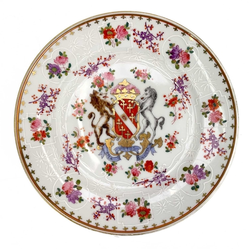 446 - A Samson porcelain armorial plate. In the Chinese export taste, diameter 24cm, together with three o... 