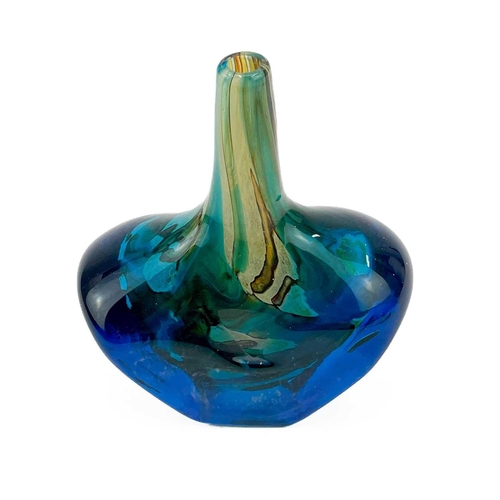 466 - A Mdina glass fish vase. Signed and dated 1980, height 20cm, together with a cranberry glass vase.(2... 