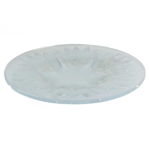 521 - A Pierre D`Avesn French Art Deco opalescent glass lotus flower dish. Raised mark, diameter 30.5cm.