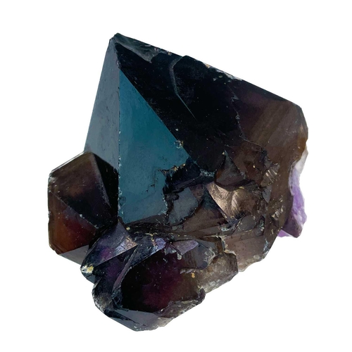 85 - A collection of minerals. Incuding an amethyst quartz 9cm x 8cm x 4.5cm, a labradorite specimen 8.5c... 