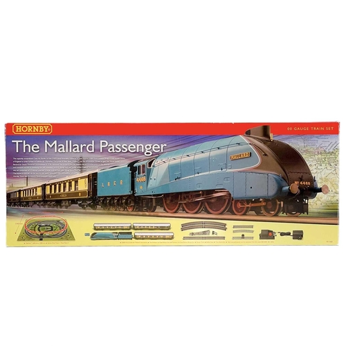 Hornby mallard passenger store train set