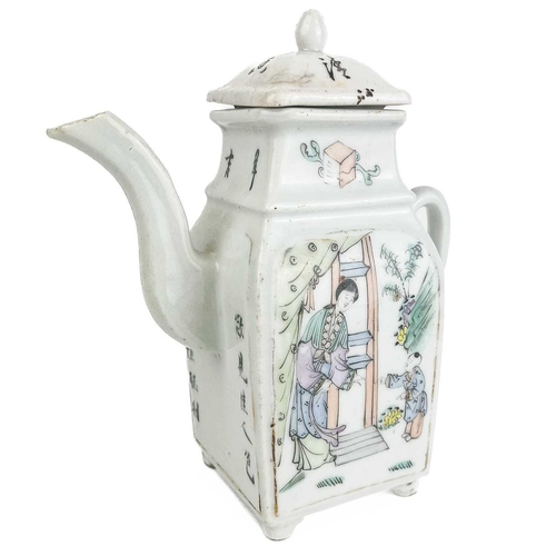 1015 - A Chinese porcelain teapot, circa 1900. Decorated with a mother a child opposed by a single female f... 