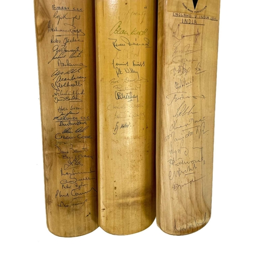 150 - A Duncan Fearnley signed cricket bat. Signed by the Indian and England cricket teams for the India t... 