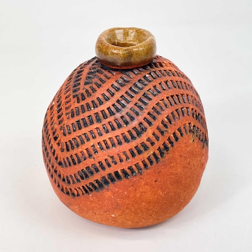 591 - Annette Fuchs (1939-1992). Pottery bowl, diameter 16cm, together with a possibly Margaret Leach vase... 