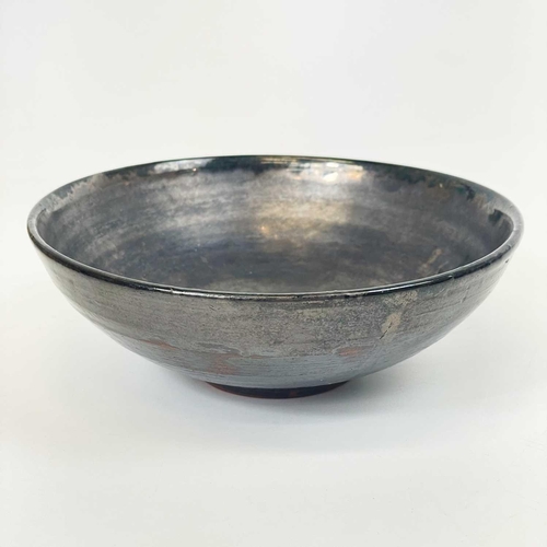 591 - Annette Fuchs (1939-1992). Pottery bowl, diameter 16cm, together with a possibly Margaret Leach vase... 