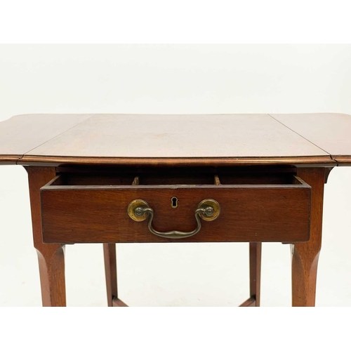 710 - An early George III mahogany butterfly Pembroke table. With an end drawer and raised on tapering squ... 