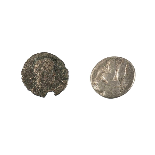 119 - Roman Coins - mixed lot (30+) A mixed lot of un-identified Roman coins including a couple of silver ... 