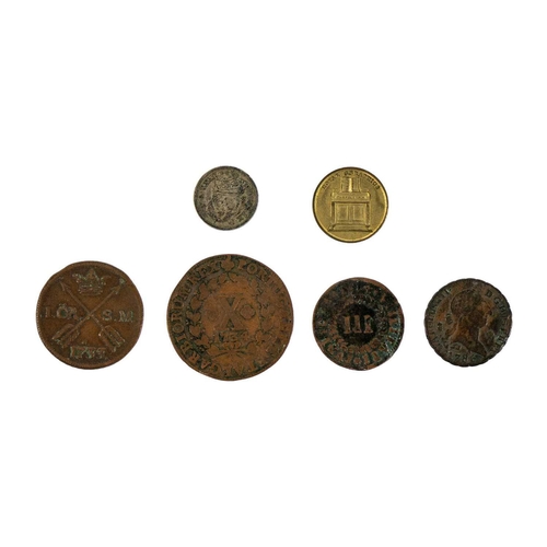 146 - 18th century tokens and misc. coins Lot comprises 22 half-penny tokens ranging from F to almost EF. ... 