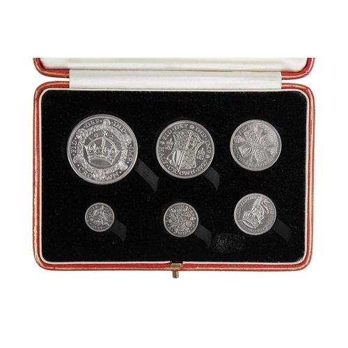 199P - Royal Mint 1927 cased proof coin set of 5 coins A bright proof 1927 Royal Mint set of five coins fro... 