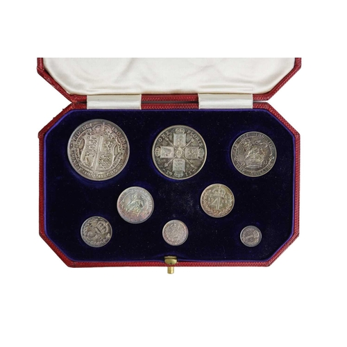 199Q - Royal Mint 1911 cased proof coin set including Maundy A bright proof 1911 Royal Mint set of four coi... 