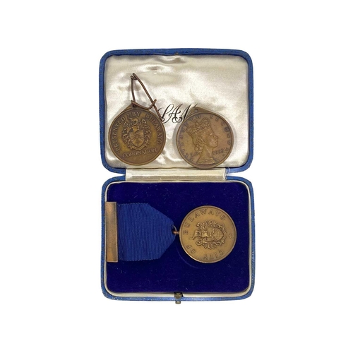 230 - Rhodesia boxed historical silver, silver coloured and bronze medallions. Comprising: 1: An attractiv... 